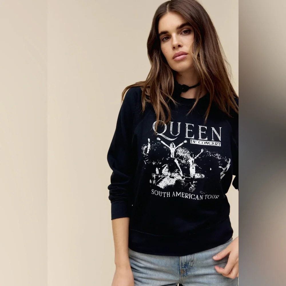 New daydreamer Queen South American tour black sweatshirt small